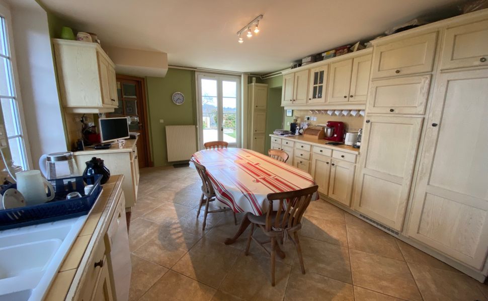 Beautiful renovated Bearnaise Farmhouse with Exceptional Views of the Pyrenees Mountains